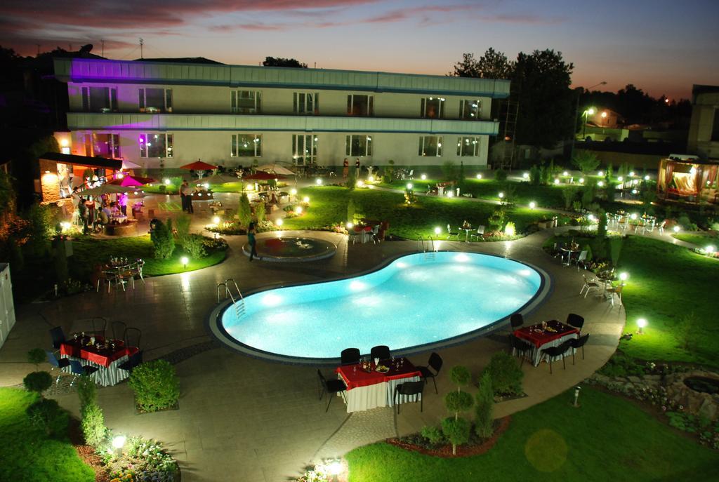 Advantage Hotel Samarcanda Exterior foto